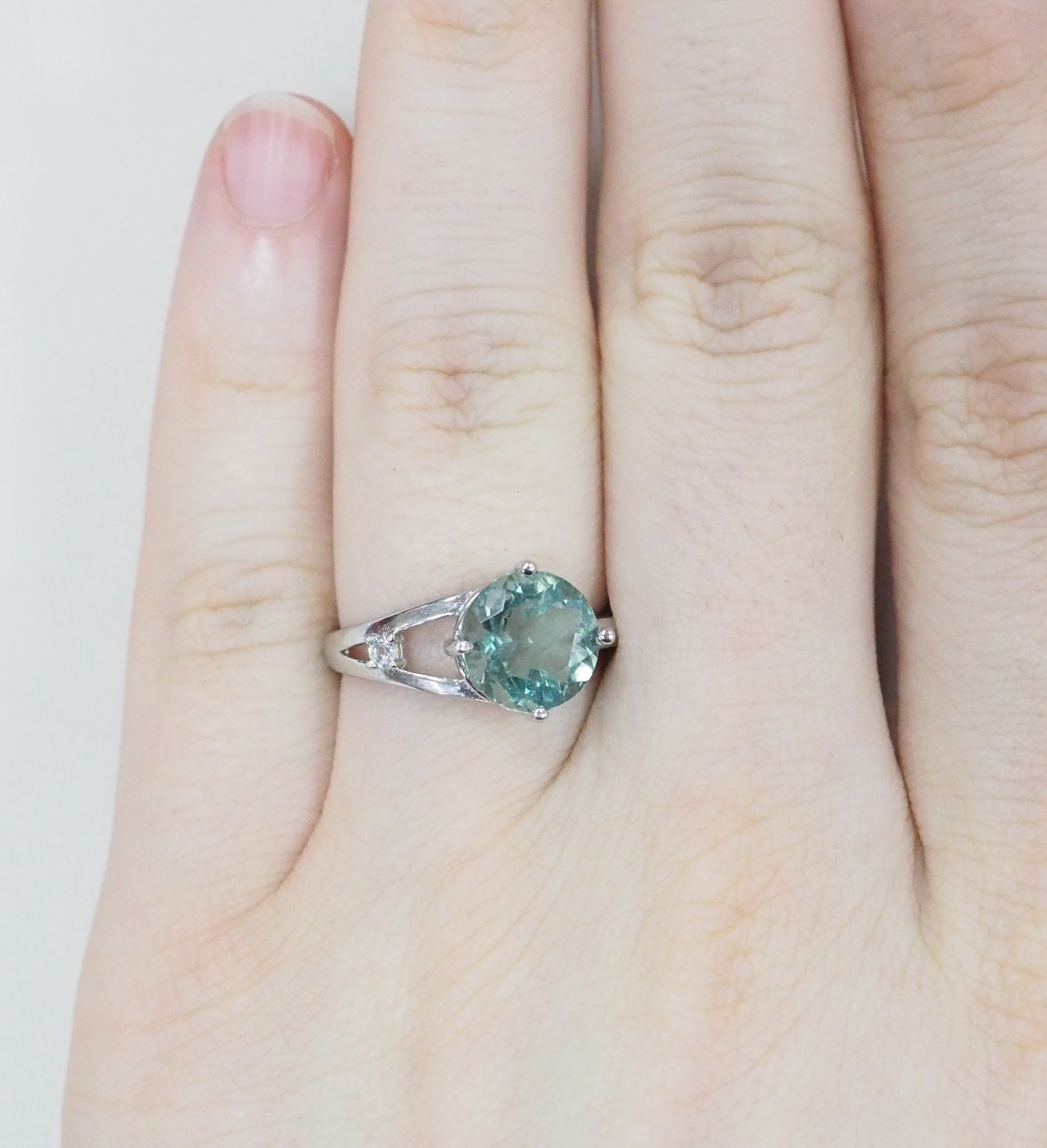 Серебряное кольцо с флюоритом